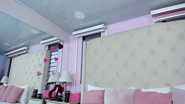 scarlett leblanc  online show from March 19, 2026, 11:58 am