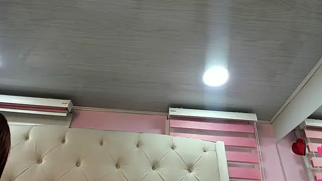 scarlett leblanc  online show from June 25, 2026, 11:26 am