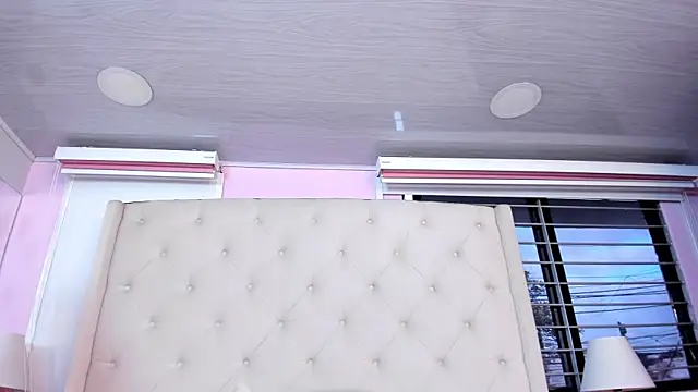 scarlett leblanc  online show from June 26, 2026, 11:47 am