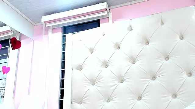 scarlett leblanc  online show from July 28, 2026, 11:50 am