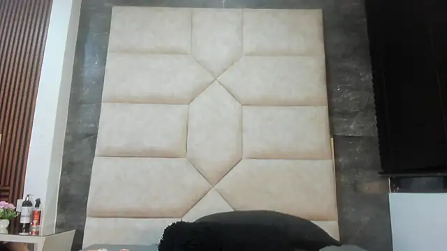 Liia Leens online show from March 14, 2026, 3:45 am