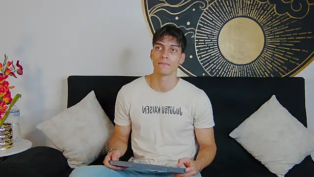 AlessioVitale online show from February 23, 2026, 7:44 pm