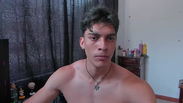 AlessioVitale online show from April 4, 2026, 6:27 pm