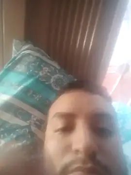 yeisonren99 online show from November 18, 2025, 3:38 pm