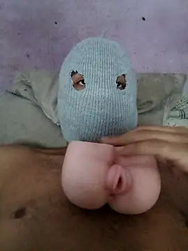 knunesputifero00 online show from April 15, 2026, 4:52 am