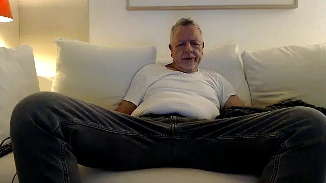 Snapshot of Dennislover007 chatting on November 22, 2025, 4:50 pm Dennislover007 online show from November 22, 2025, 4:50 pm