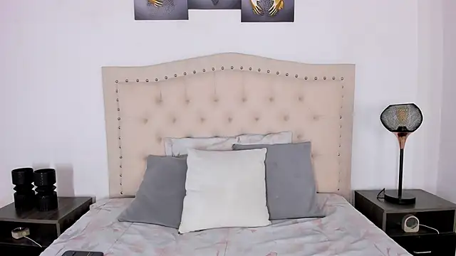 bustyluciana      online show from March 4, 2026, 8:15 pm