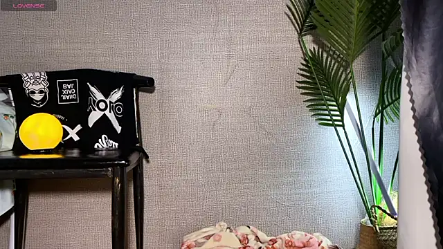 Snapshot of 0xiaosu0 chatting on December 18, 2025, 1:55 am 0xiaosu0 online show from December 18, 2025, 1:55 am