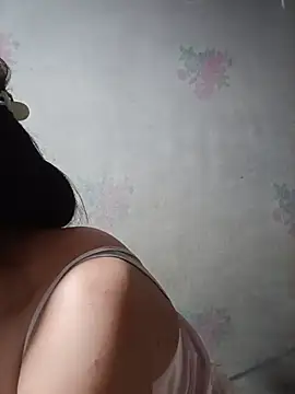 Snapshot of Alice-567 chatting on July 22, 2026, 12:19 pm Alice-567 online show from July 22, 2026, 12:19 pm