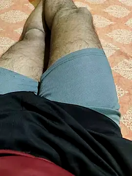 Snapshot of Your_lover_real chatting on November 4, 2025, 4:11 am Your lover real online show from November 4, 2025, 4:11 am