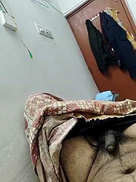 Snapshot of Your_lover_real chatting on December 19, 2025, 2:18 am Your lover real online show from December 19, 2025, 2:18 am