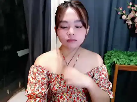 lustfullakim online show from April 19, 2026, 2:27 pm