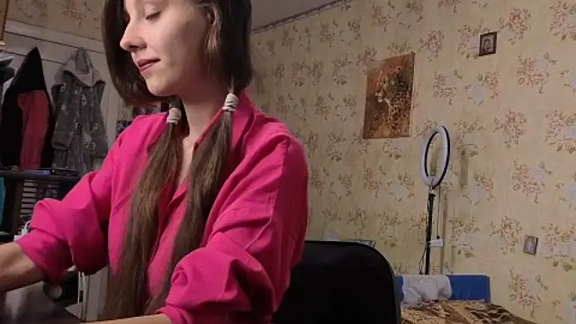 LahomaSassano online show from November 5, 2025, 9:09 am