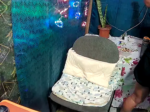 Snapshot of yumi-meya chatting on November 26, 2025, 3:46 pm yumi-meya online show from November 26, 2025, 3:46 pm