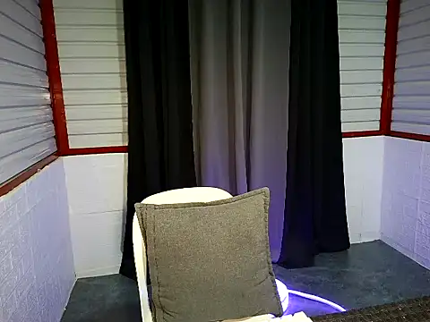 xwildflowerx online show from April 27, 2026, 10:02 am