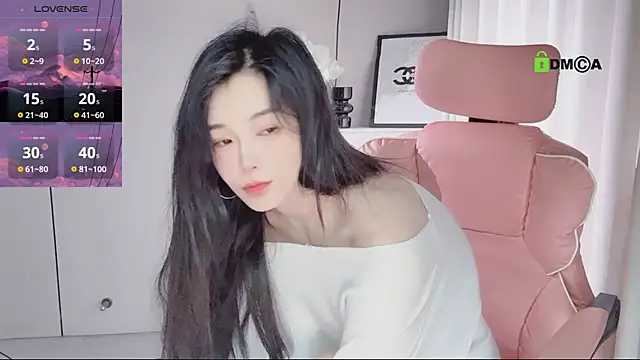 Snapshot of YunShan-33 chatting on June 11, 2026, 5:05 am YunShan-33 online show from June 11, 2026, 5:05 am