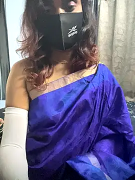 Queen-dhivya online show from November 16, 2025, 4:18 am