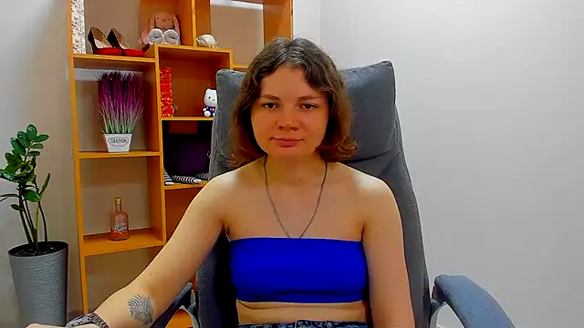 Snapshot of Stella-Maers chatting on May 13, 2026, 7:28 am Stella-Maers online show from May 13, 2026, 7:28 am