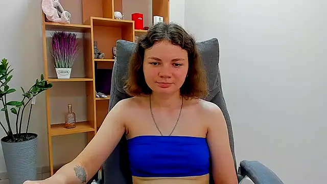 Snapshot of Stella-Maers chatting on July 3, 2026, 7:15 am Stella-Maers online show from July 3, 2026, 7:15 am