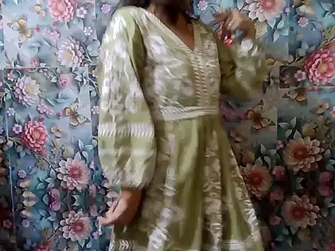 Snapshot of maira_33 chatting on November 7, 2025, 3:23 pm maira 33 online show from November 7, 2025, 3:23 pm