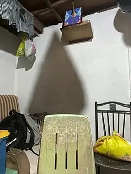 bellaUtops online show from July 6, 2026, 1:24 am