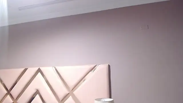 Snapshot of GiselJones chatting on November 28, 2025, 7:38 pm GiselJones online show from November 28, 2025, 7:38 pm