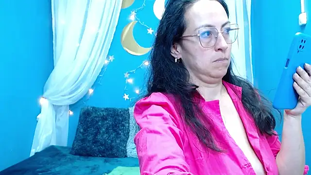 Snapshot of Lauryn_Jones chatting on December 2, 2025, 3:18 pm Lauryn Jones online show from December 2, 2025, 3:18 pm