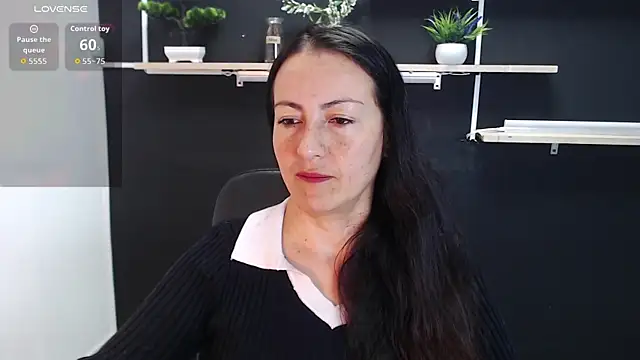 Snapshot of Lauryn_Jones chatting on May 14, 2026, 5:31 pm Lauryn Jones online show from May 14, 2026, 5:31 pm
