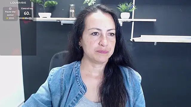 Snapshot of Lauryn_Jones chatting on May 26, 2026, 5:31 pm Lauryn Jones online show from May 26, 2026, 5:31 pm