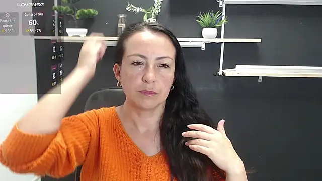 Snapshot of Lauryn_Jones chatting on May 27, 2026, 7:00 pm Lauryn Jones online show from May 27, 2026, 7:00 pm