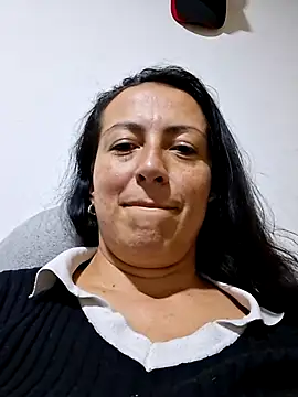Snapshot of Lauryn_Jones chatting on June 1, 2026, 1:29 am Lauryn Jones online show from June 1, 2026, 1:29 am