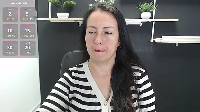 Snapshot of Lauryn_Jones chatting on June 11, 2026, 6:39 pm Lauryn Jones online show from June 11, 2026, 6:39 pm