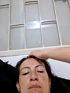 Snapshot of Lauryn_Jones chatting on June 14, 2026, 7:27 pm Lauryn Jones online show from June 14, 2026, 7:27 pm