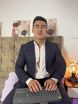 Chris Clarck online show from January 7, 2026, 8:33 pm