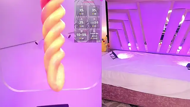 FiorellaRicci  online show from January 12, 2026, 1:38 pm