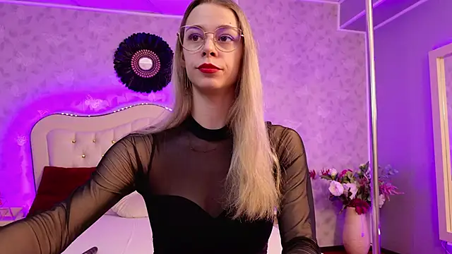 Snapshot of GracieCute chatting on June 20, 2026, 3:31 am GracieCute online show from June 20, 2026, 3:31 am