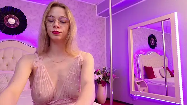 Snapshot of GracieCute chatting on June 24, 2026, 3:16 am GracieCute online show from June 24, 2026, 3:16 am