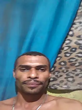 Snapshot of m-a-g-n-a-t-a chatting on May 13, 2026, 5:05 am m-a-g-n-a-t-a online show from May 13, 2026, 5:05 am
