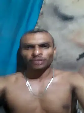 Snapshot of m-a-g-n-a-t-a chatting on May 19, 2026, 7:04 am m-a-g-n-a-t-a online show from May 19, 2026, 7:04 am