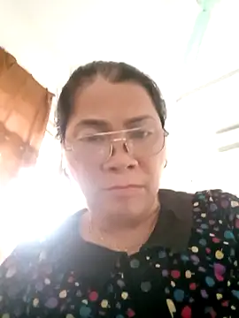 small-house123 online show from November 8, 2025, 8:25 am