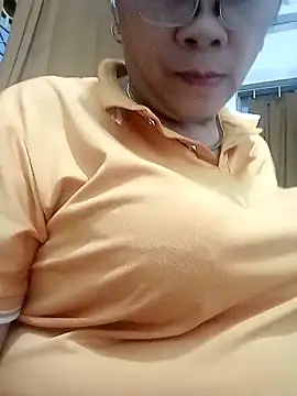 small-house123 online show from November 9, 2025, 11:03 pm