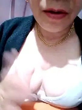 small-house123 online show from December 20, 2025, 10:50 pm