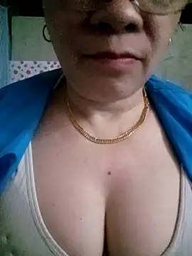 small-house123 online show from February 22, 2026, 8:02 am