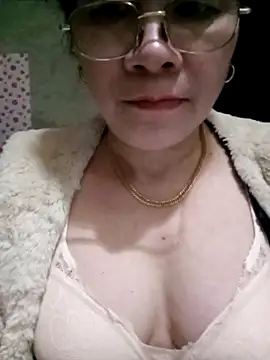 small-house123 online show from March 9, 2026, 2:15 am