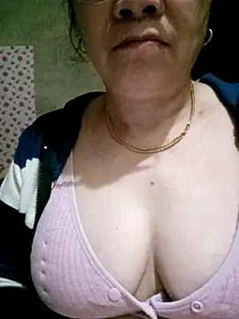 small-house123 online show from March 11, 2026, 12:49 am