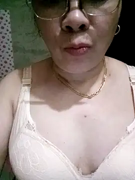 small-house123 online show from March 12, 2026, 2:23 pm