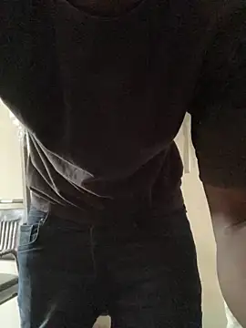 Snapshot of Ndodemnyama@xh chatting on December 4, 2025, 7:06 am Ndodemnyamaxh online show from December 4, 2025, 7:06 am