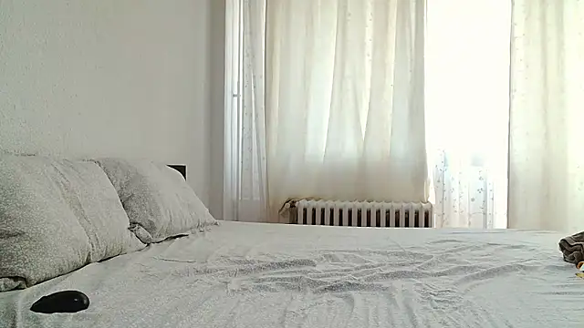 CharmingPearl online show from November 24, 2025, 1:22 pm