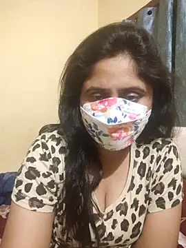 Snapshot of mouni499 chatting on November 18, 2025, 5:39 pm mouni499 online show from November 18, 2025, 5:39 pm