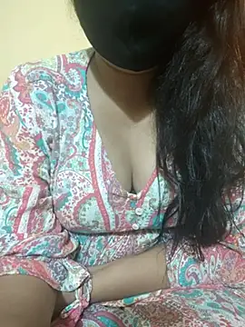 mouni499 online show from April 26, 2026, 7:39 am
